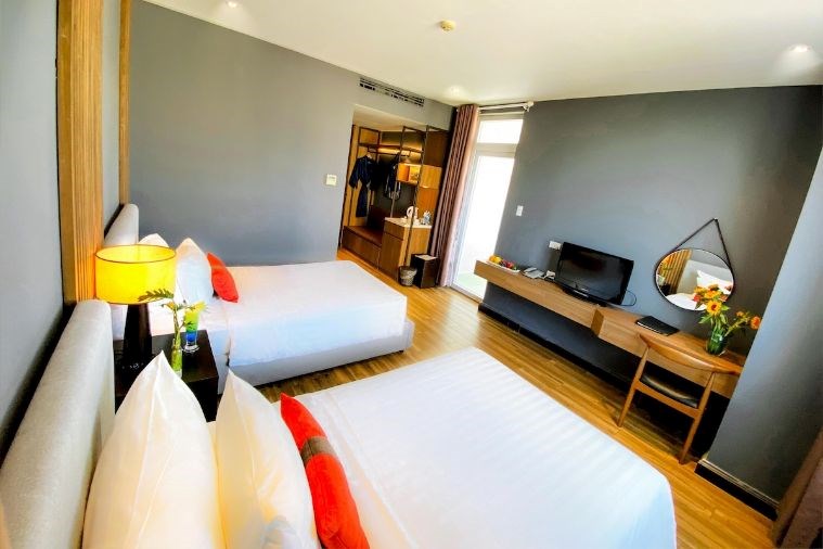 Khách sạn The Light Nha Trang